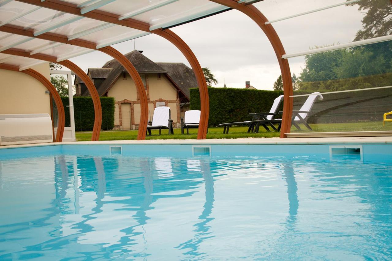 Hotel-Restaurant Domaine De La Grande Garenne Neuvy-sur-Barangeon Dış mekan fotoğraf