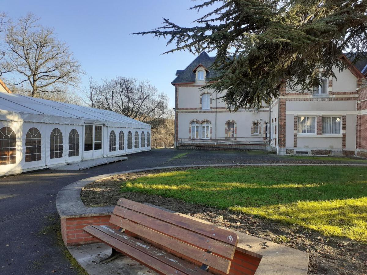 Hotel-Restaurant Domaine De La Grande Garenne Neuvy-sur-Barangeon Dış mekan fotoğraf