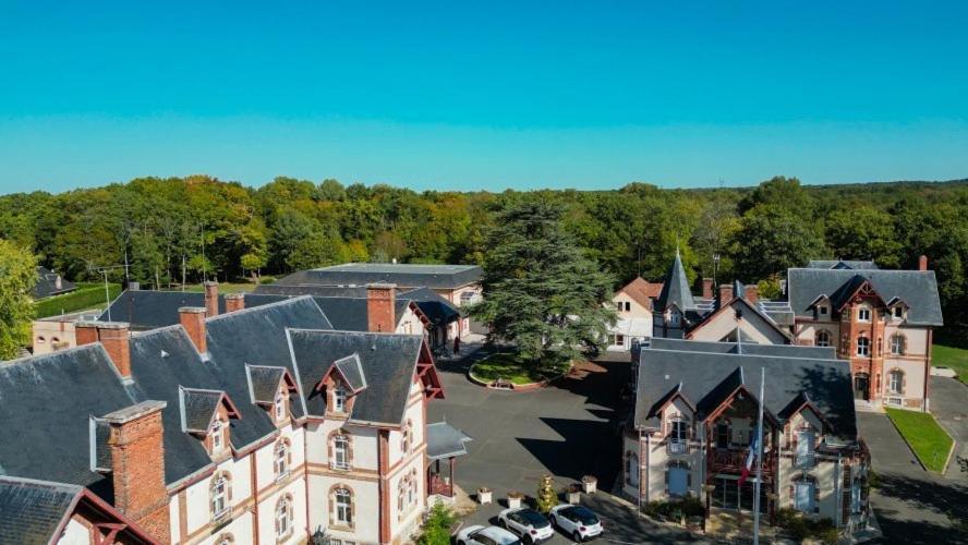 Hotel-Restaurant Domaine De La Grande Garenne Neuvy-sur-Barangeon Dış mekan fotoğraf